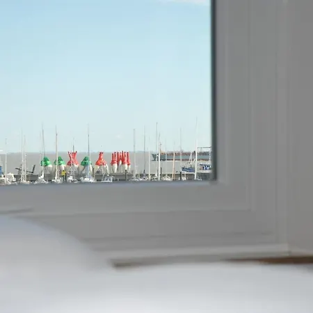 Lotsenkajuete-Am-Seedeich-21-27472-Cuxhaven-Grimmershoern-Seesicht Cuxhaven